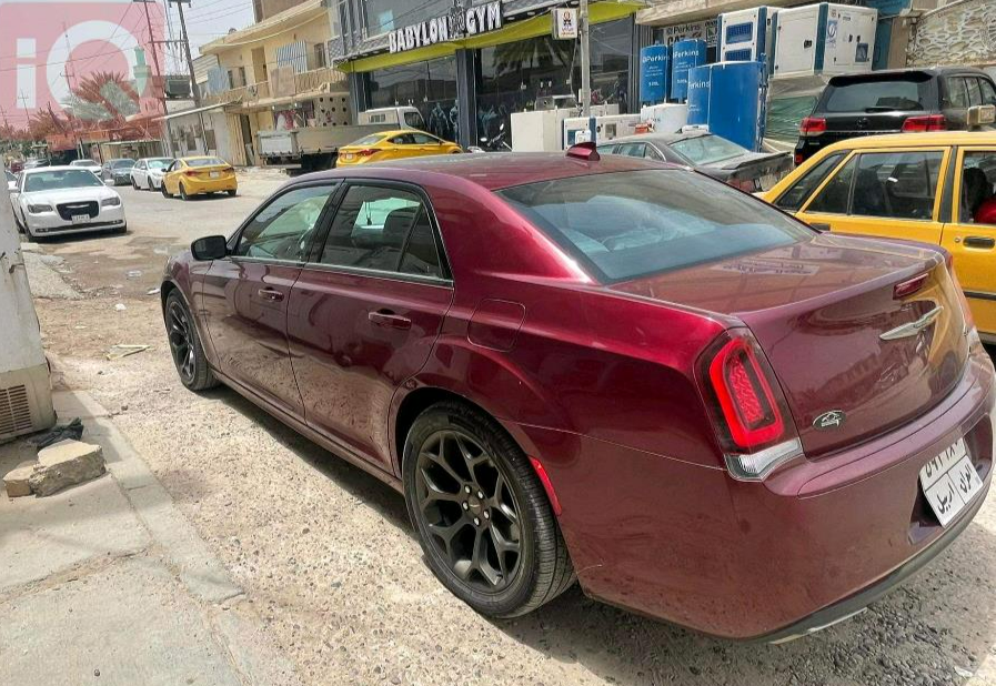 کرایسلەر 300
